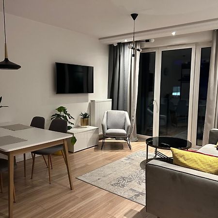 Nowy Apartament W Okolicach Centrum سيدلس المظهر الخارجي الصورة