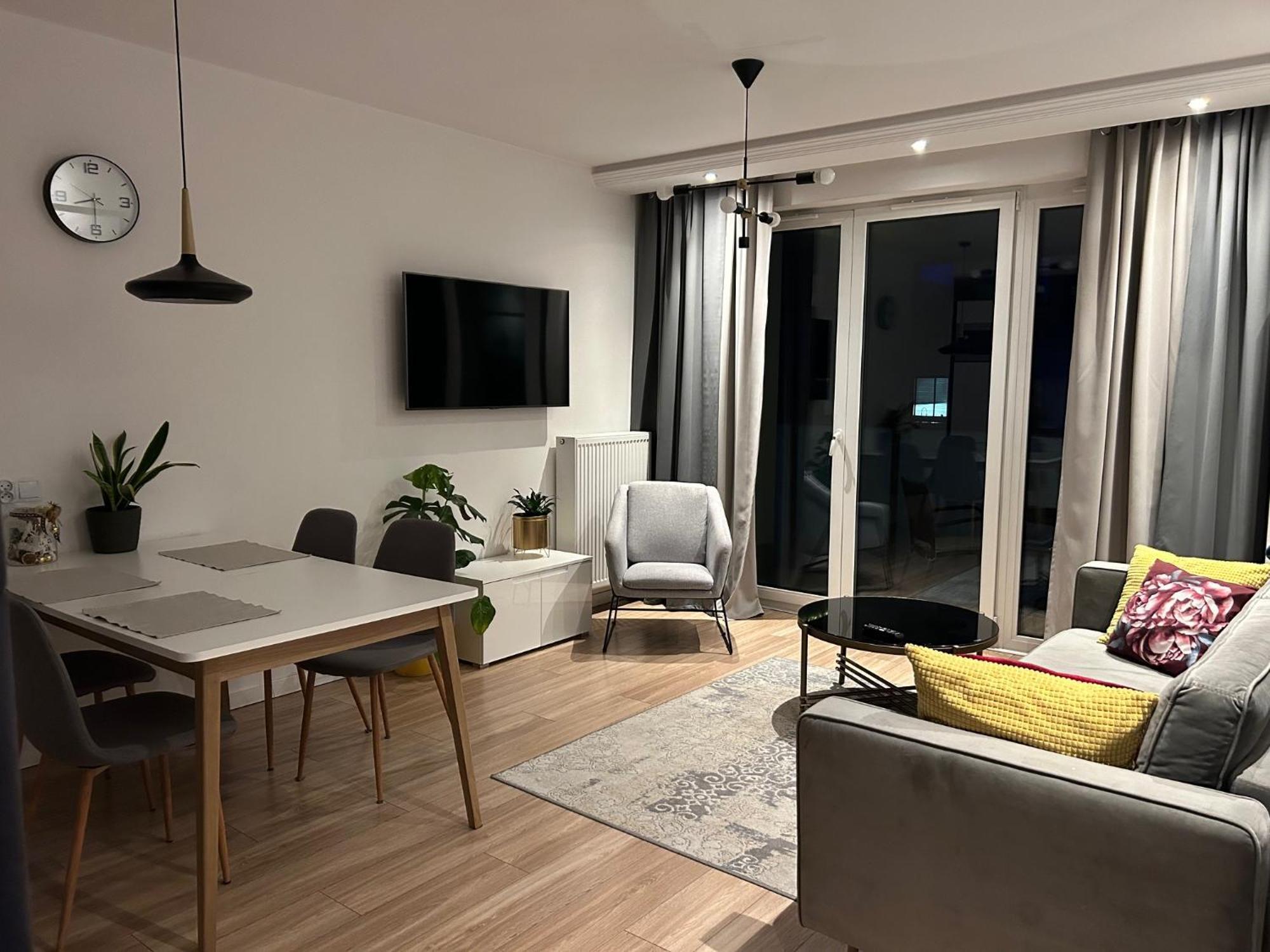 Nowy Apartament W Okolicach Centrum سيدلس المظهر الخارجي الصورة