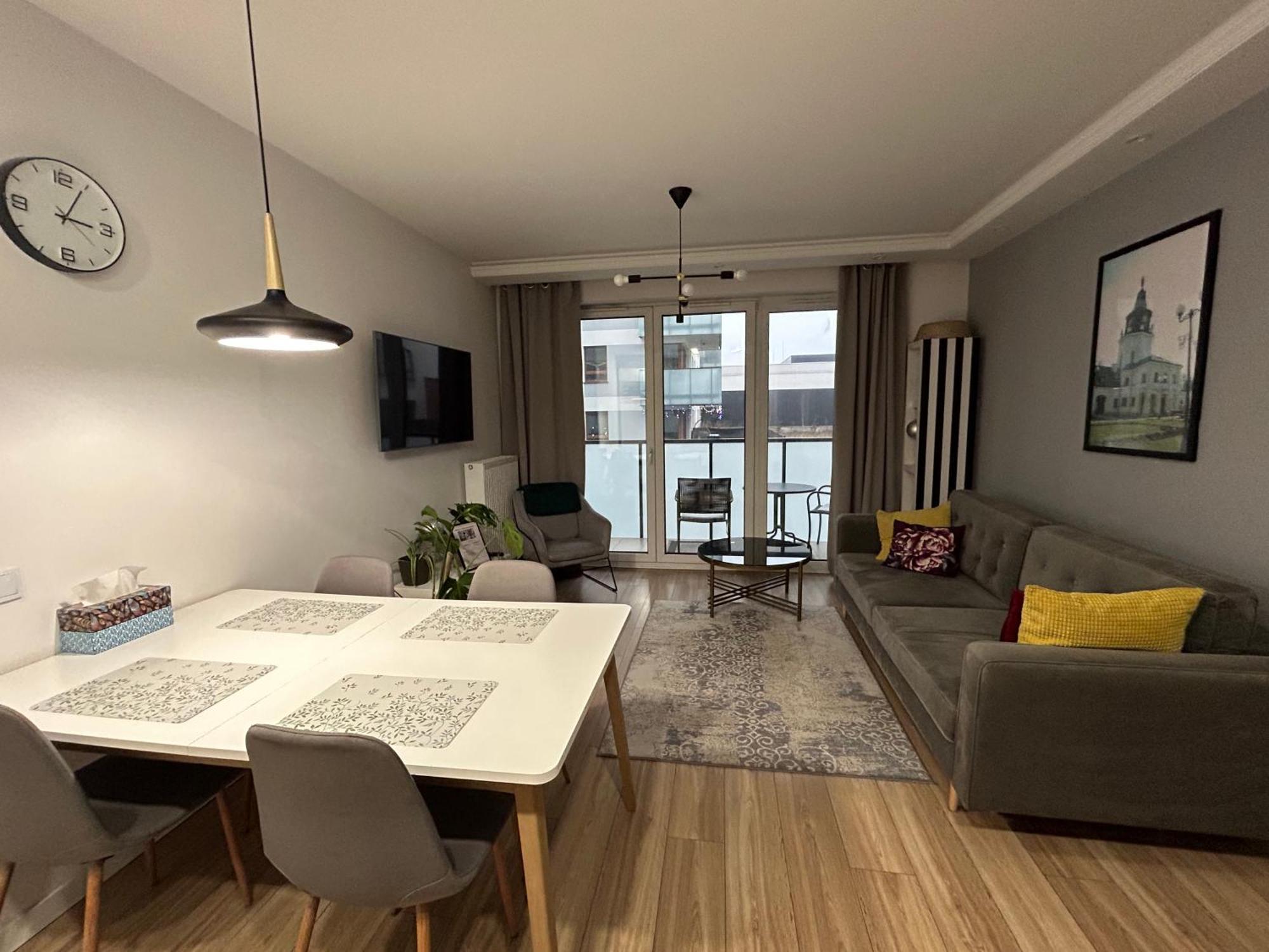 Nowy Apartament W Okolicach Centrum سيدلس المظهر الخارجي الصورة